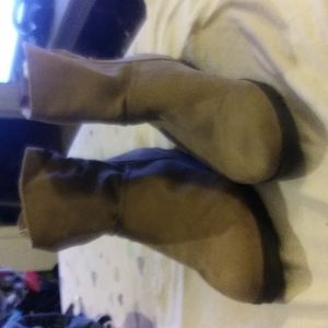 Basic Editions Ankle Boots; Size 8M; Taupe or Tan color; Back zipper